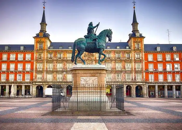 Vista exterior de Local en venda en Madrid amb Moblat