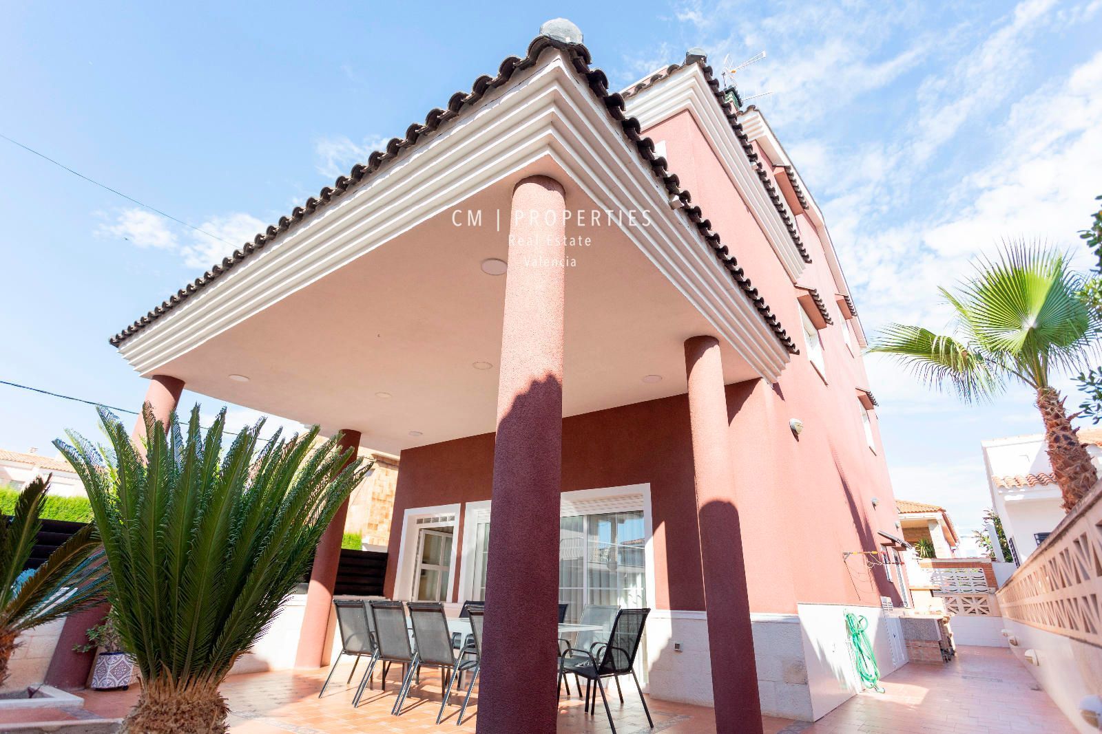 Vista exterior de Casa o xalet en venda en Chilches / Xilxes amb Aire condicionat, Calefacció i Terrassa