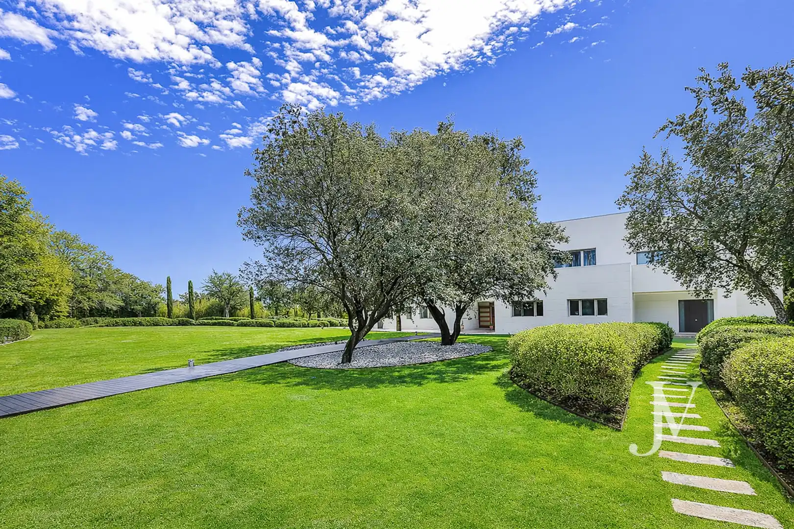 Vista exterior de Casa o xalet en venda en Pozuelo de Alarcón amb Aire condicionat, Calefacció i Jardí privat