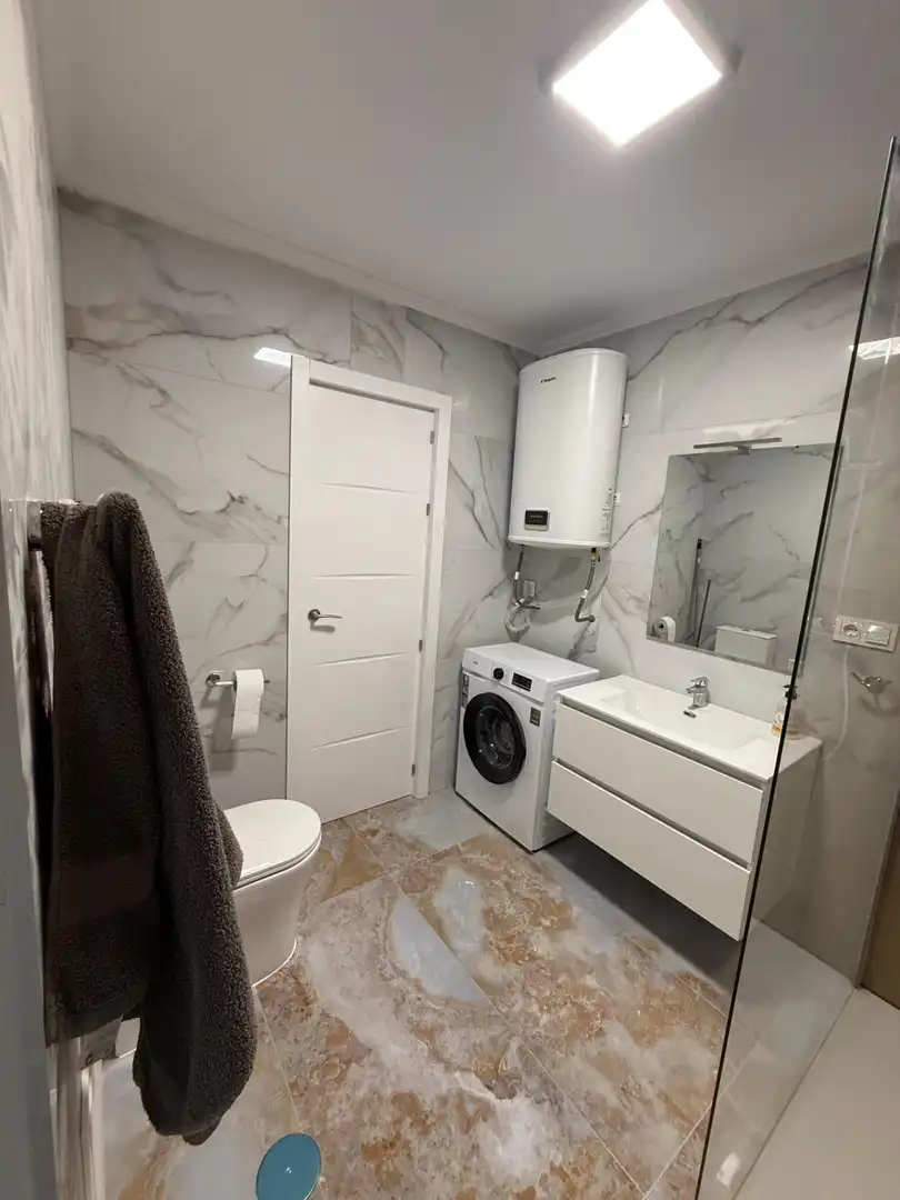 Bathroom of Apartments for sale in Benidorm  with Air Conditioner, Terrace and Furnished
