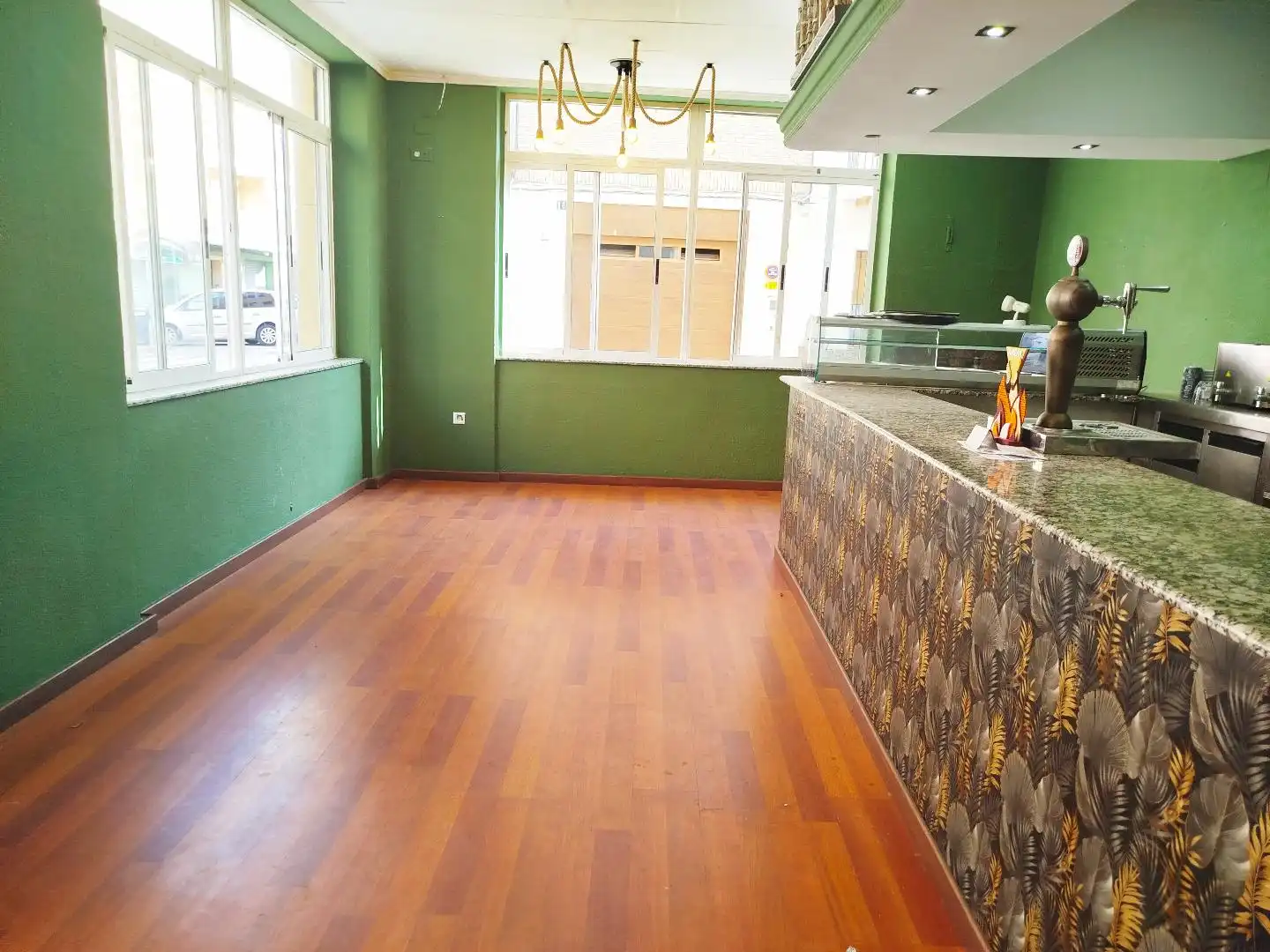 Commercial properties for sale in Massamagrell