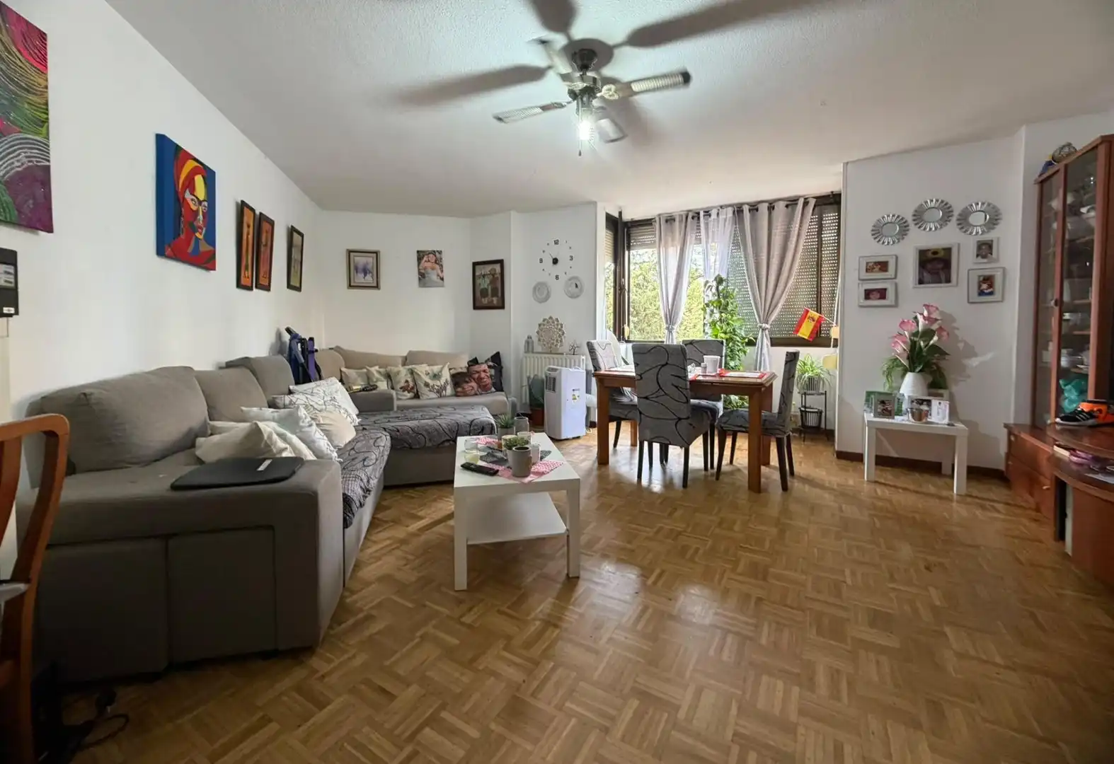 Sala d'estar de Pis en venda en Madrid amb Calefacció