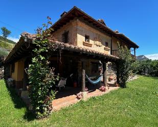 Vista exterior de Casa o xalet en venda en Cillorigo de Liébana amb Terrassa i Balcó