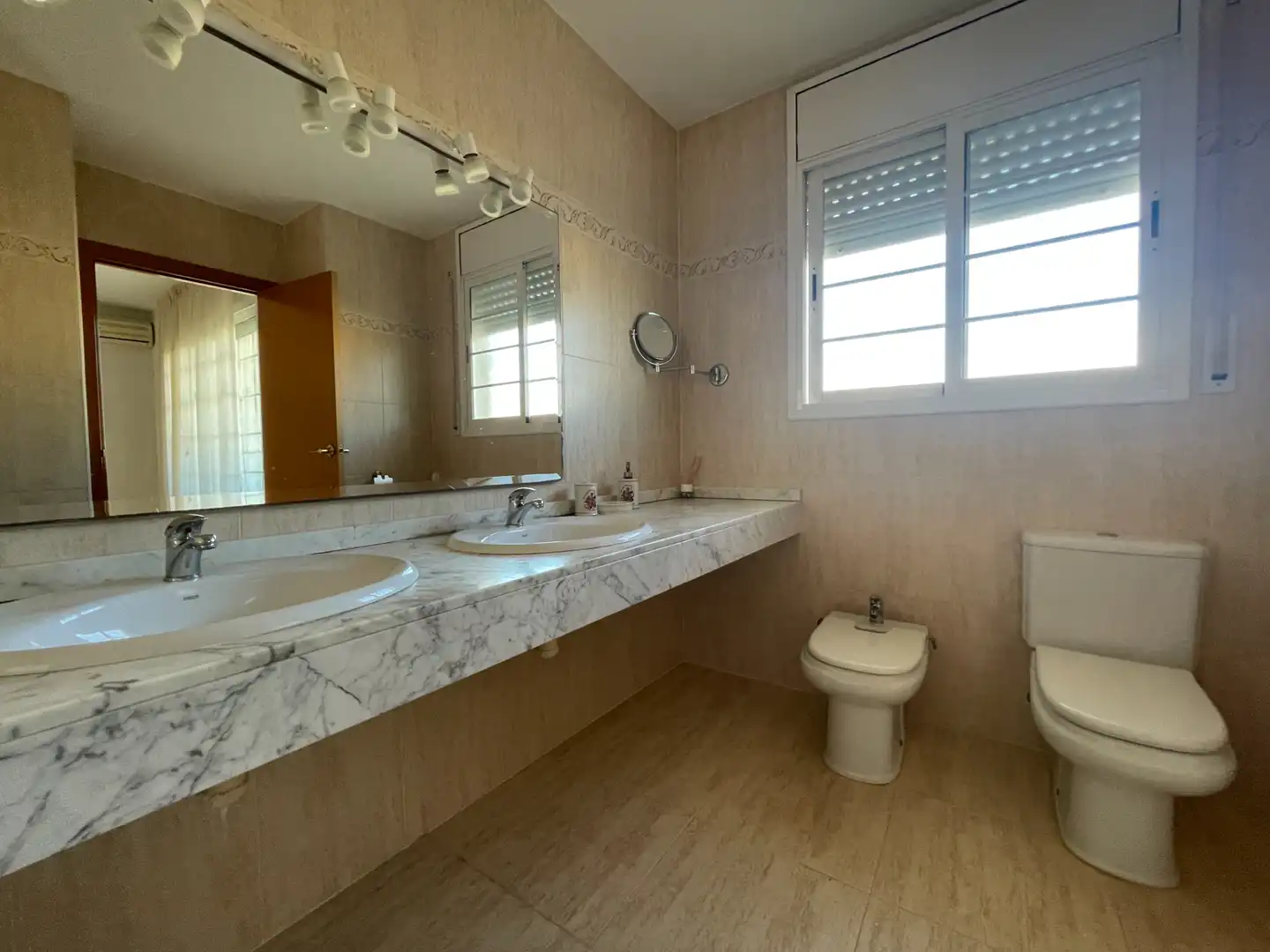 Semi-detached house with terrace for sale in Carrer de Pere Vergés 29, imagen 14