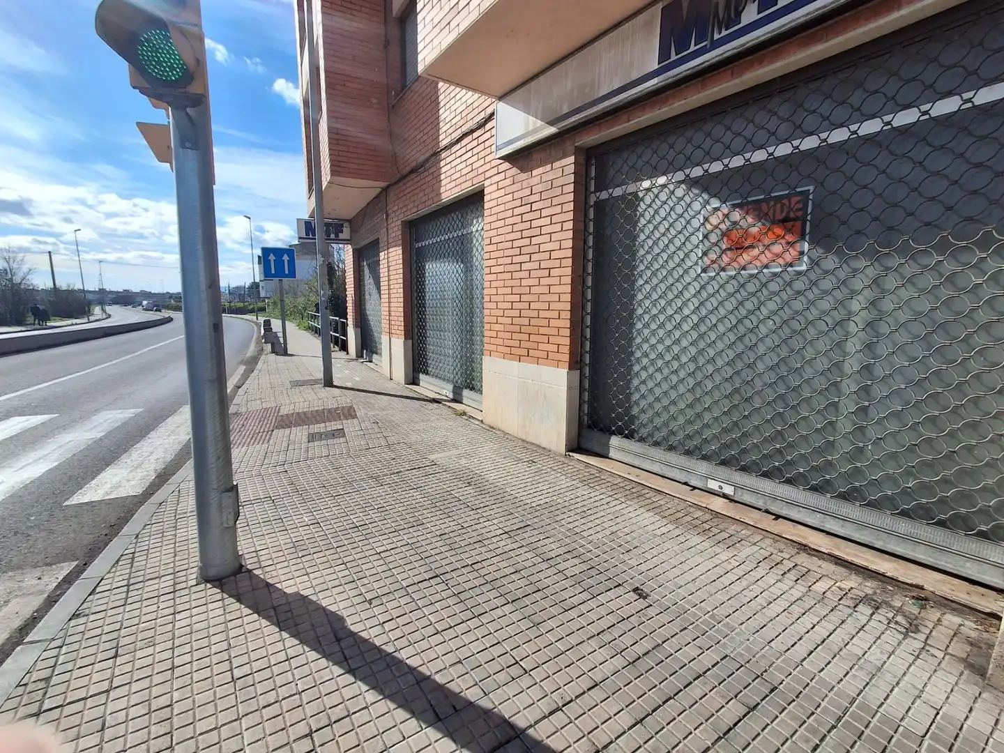 Vista exterior de Local en venda en Tortosa