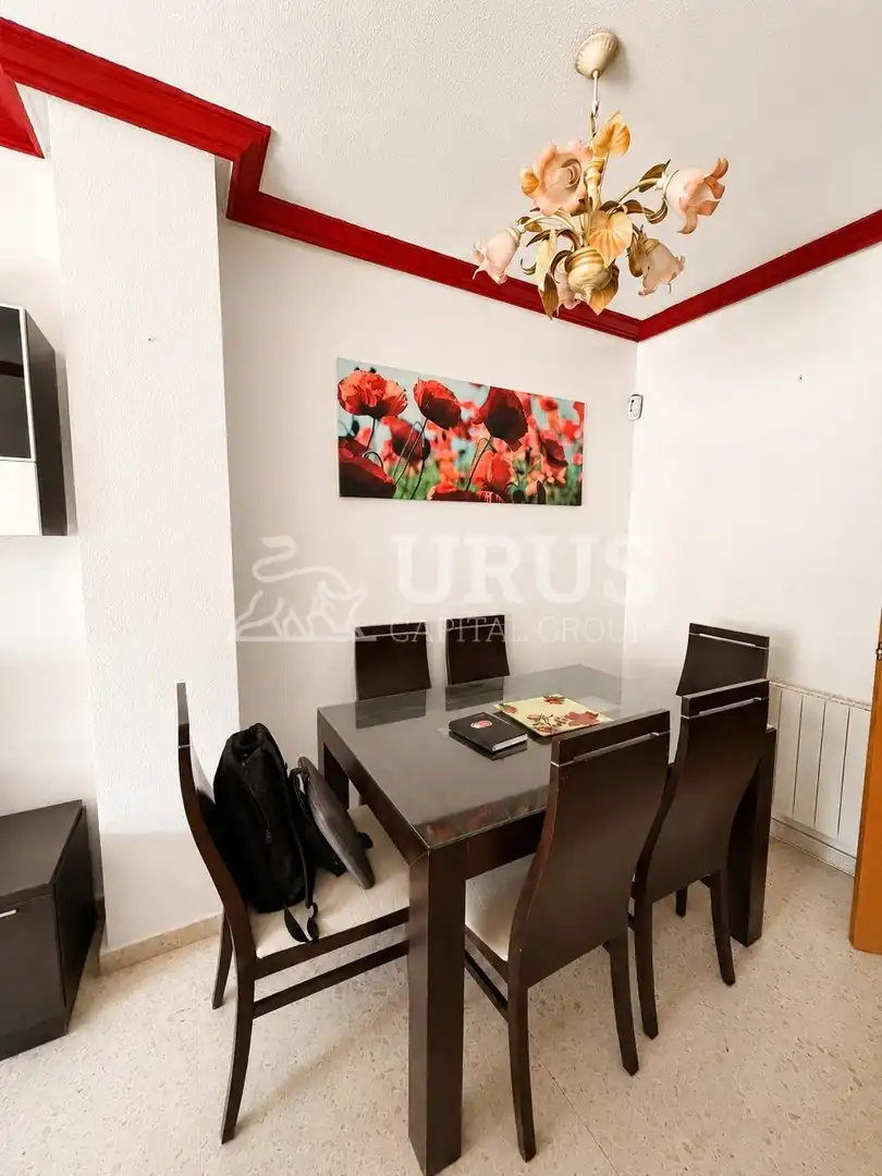 Piso en venta en CENTRO DE SALUD, Poniente-Norte - Miralbaida - Parque Azahara