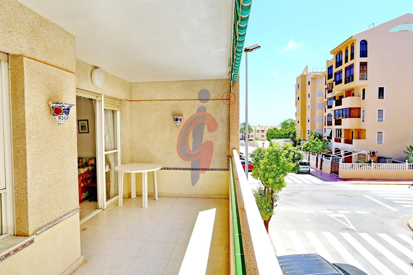 Vista exterior de Apartament en venda en Guardamar del Segura amb Terrassa