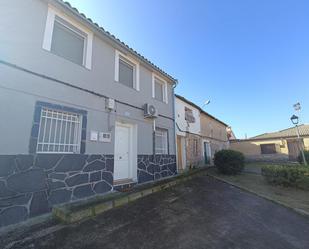 Casa adosada en venda a Erillas, Alcabón