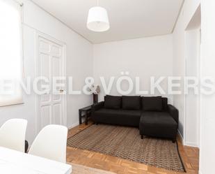 Sala d'estar de Apartament en venda en  Madrid Capital amb Aire condicionat i Calefacció