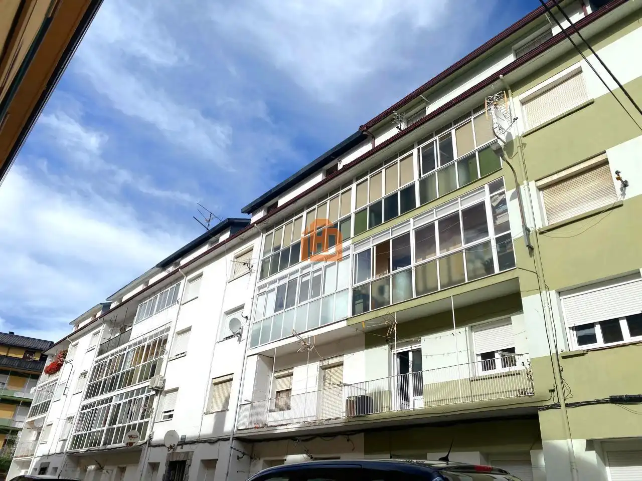 Außenansicht von Wohnung zum Verkauf in La Pola de Gordón  mit Heizung und Möbliert