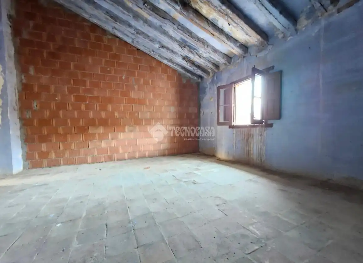 Buildings for sale in Remolinos