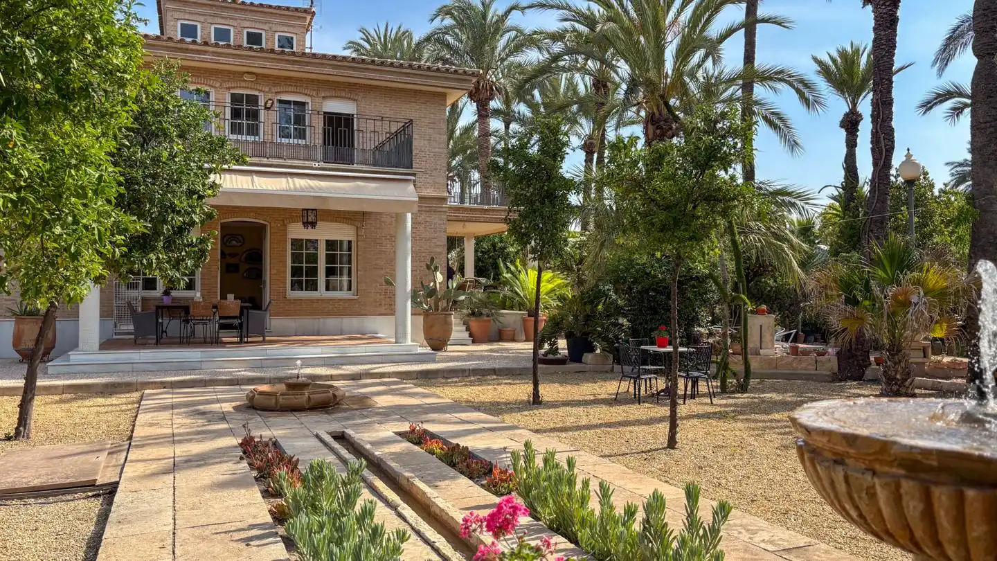 Terrassa de Casa o xalet en venda en Elche / Elx amb Calefacció, Jardí privat i Parquet