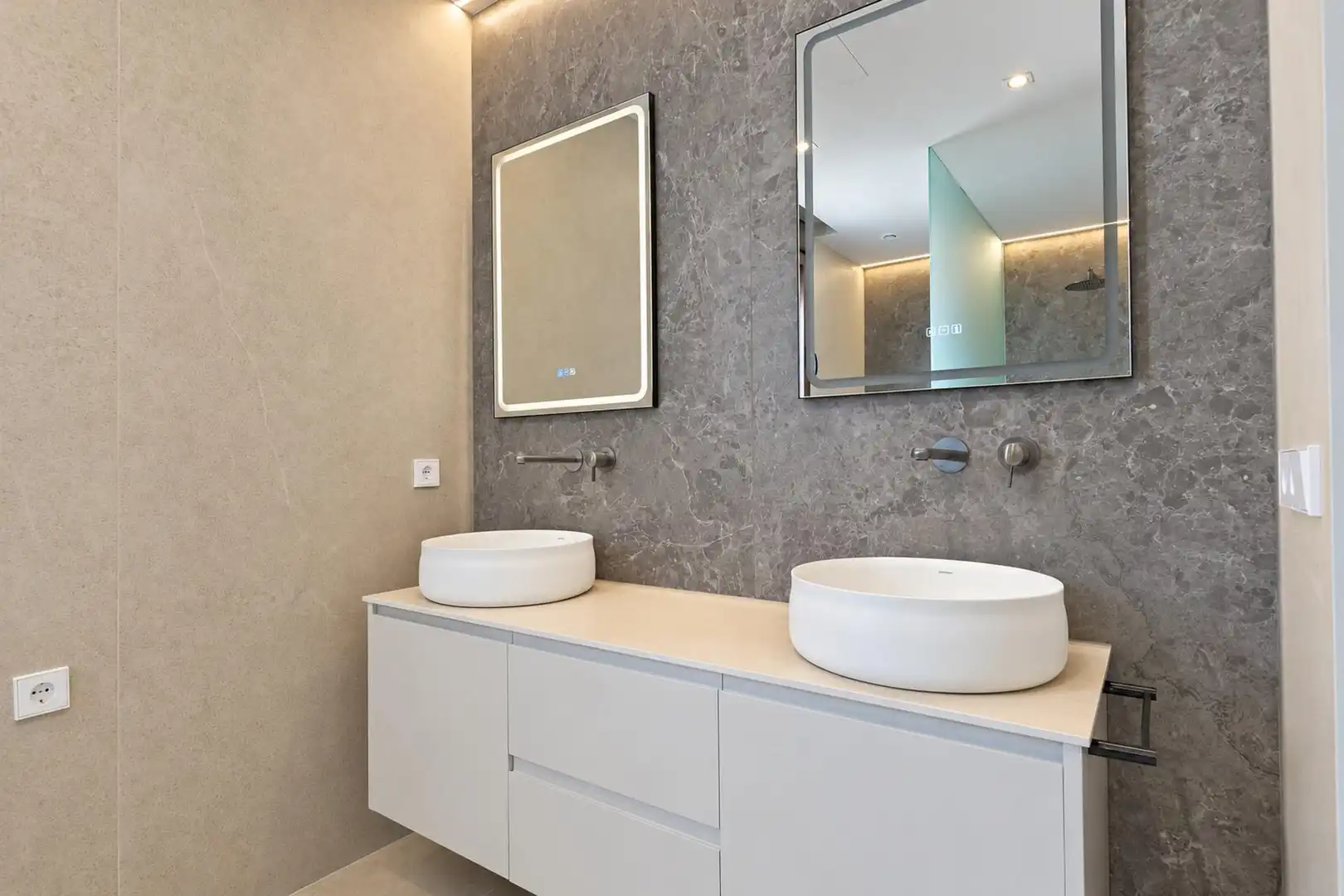 Chalet con piscina en venta en Marisol Park - Ortembach - Los Almendros, imagen 28