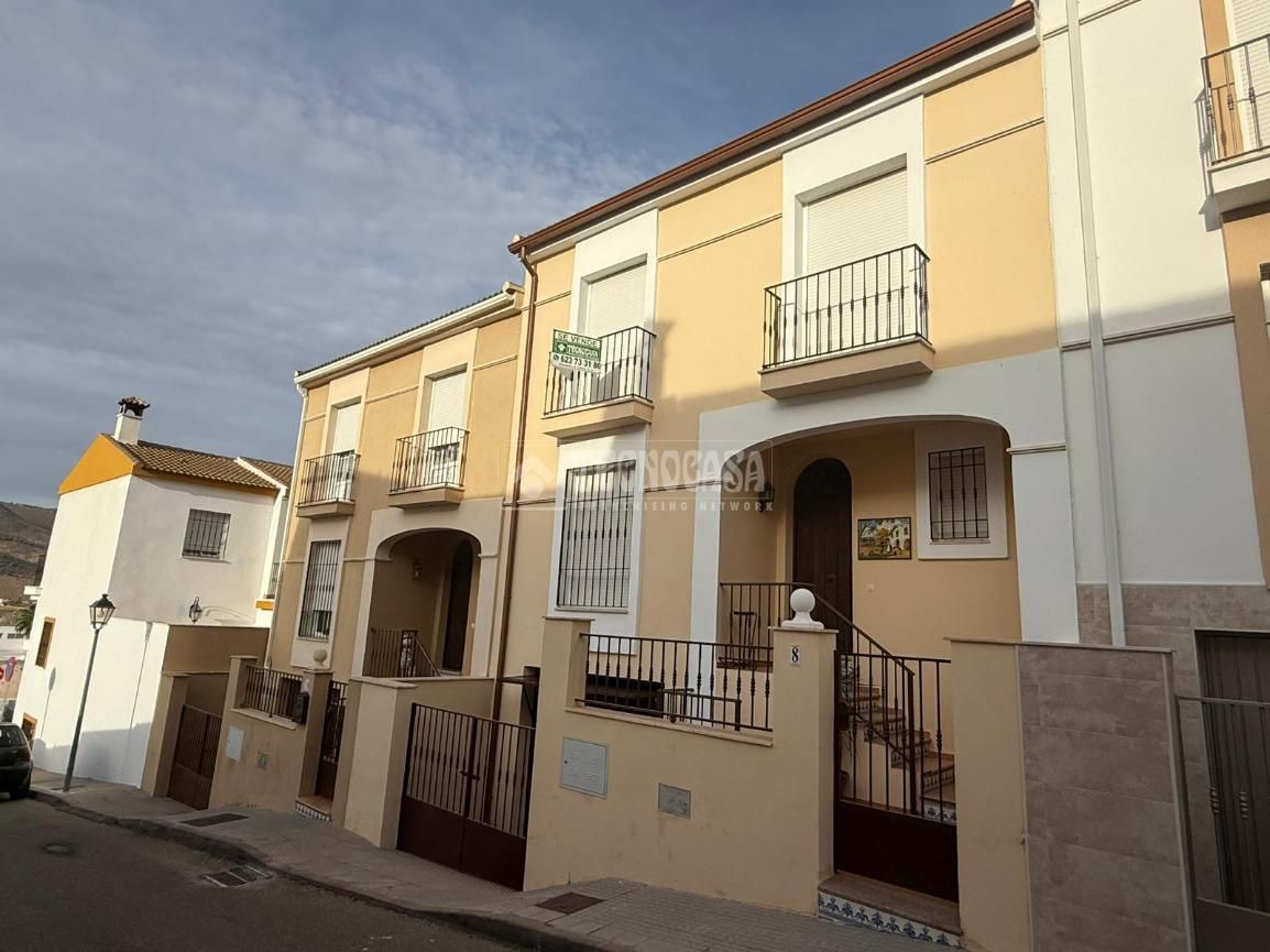 Vista exterior de Casa adosada en venta en Sierra de Yeguas con Aire acondicionado y Calefacción