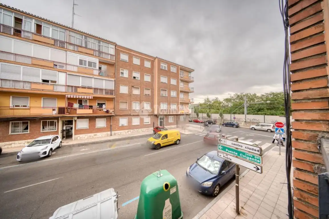 Vista exterior de Pis en venda en Valladolid amb Calefacció