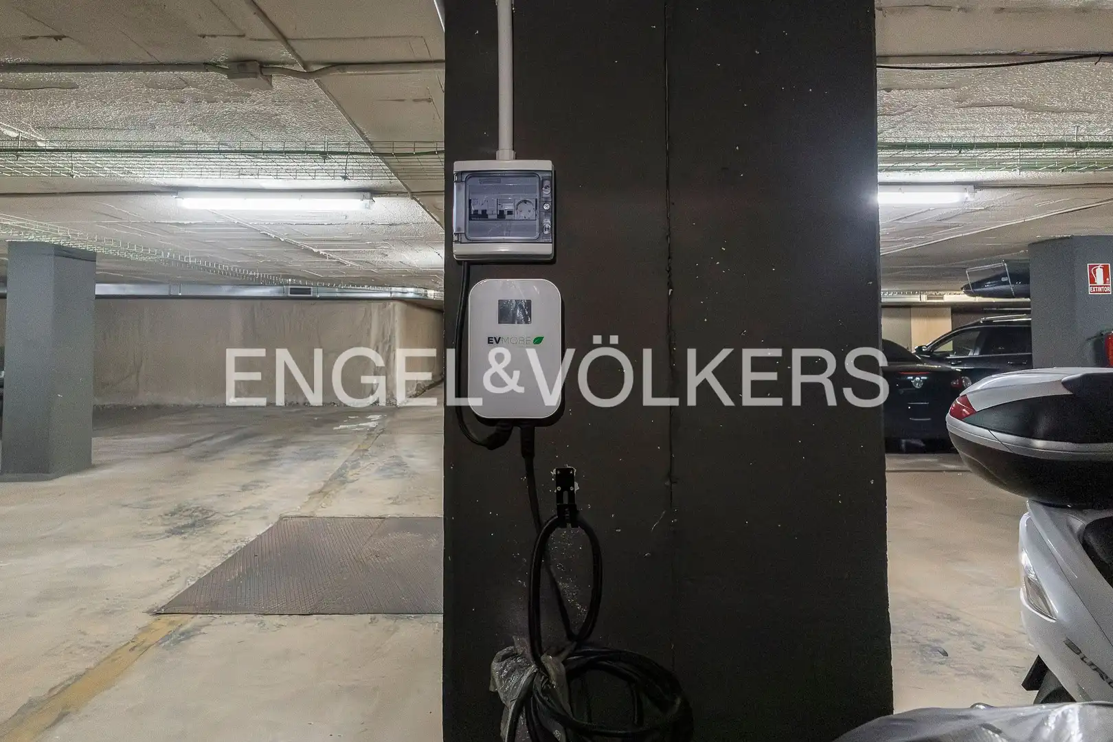Parking of Flat for sale in Barcelona  with Air Conditioner, Heating and Private garden