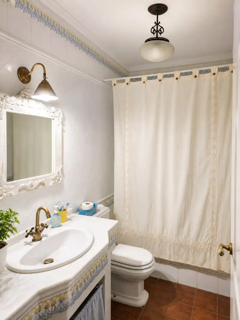 Baño de Casa o chalet en venta en Valencia de Alcántara con Aire acondicionado, Calefacción y Jardín privado