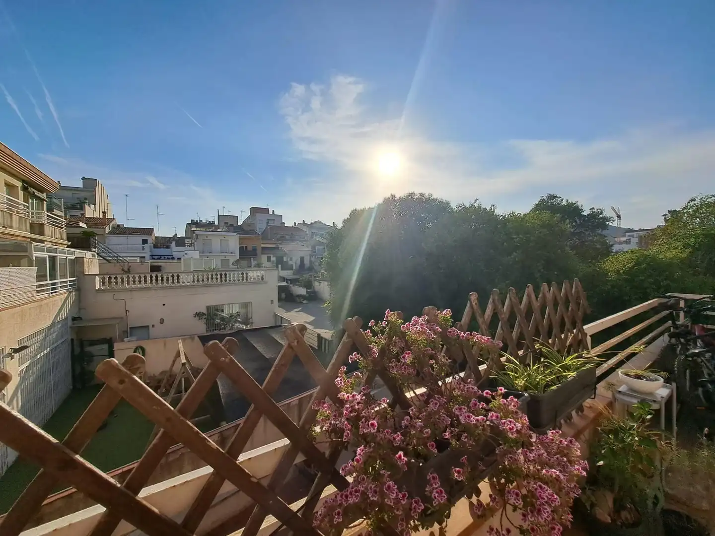 Außenansicht von Wohnung zum Verkauf in Pineda de Mar mit Heizung und Terrasse