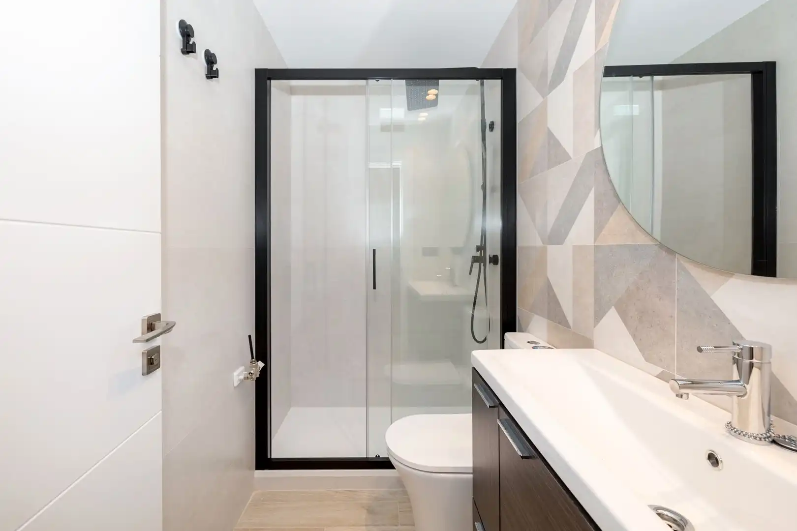 Badezimmer von Wohnungen zur Miete in Granada mit Klimaanlage, Heizung und Möbliert