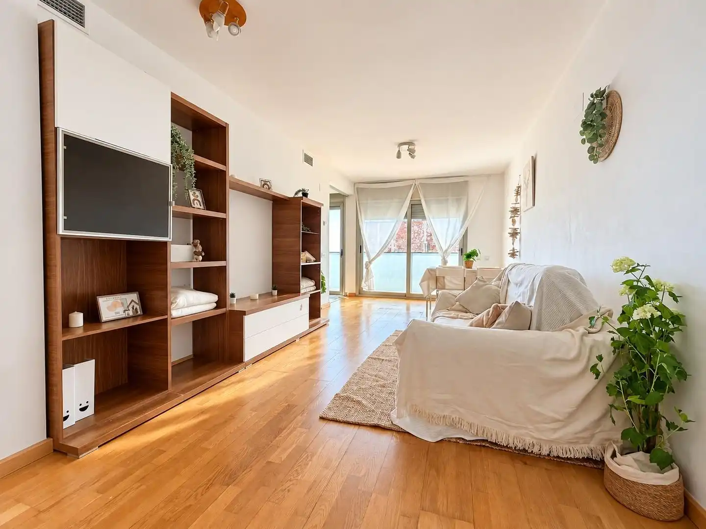 Sala de estar de Piso en venta en Terrassa con Aire acondicionado, Calefacción y Terraza