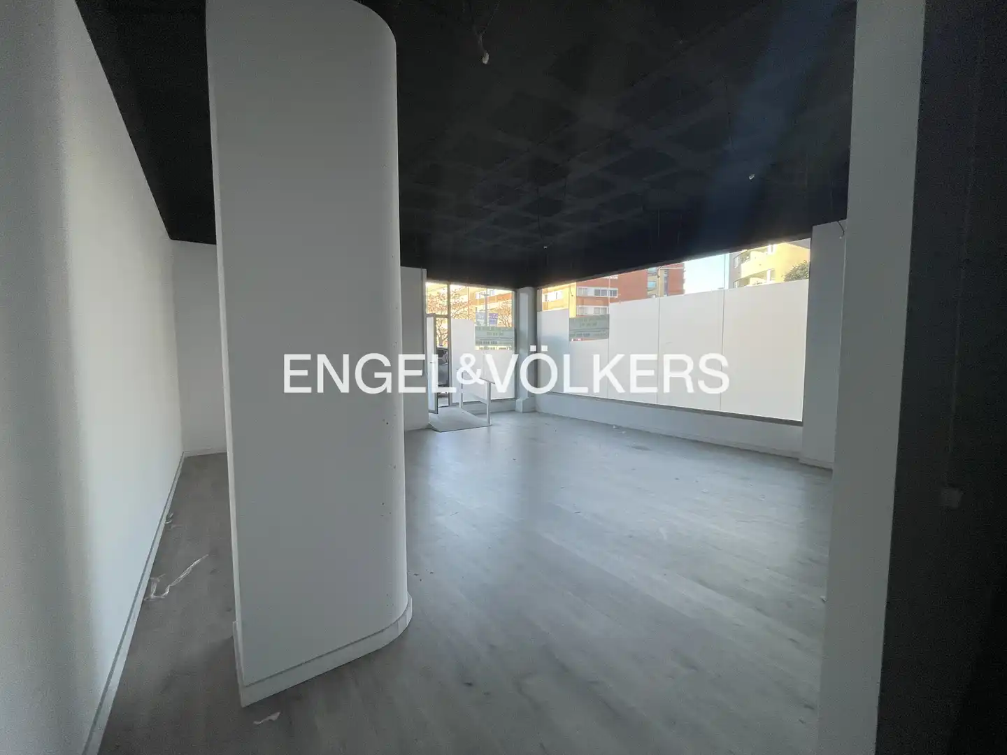Local en venta en Sant Joan Despí con Parquet