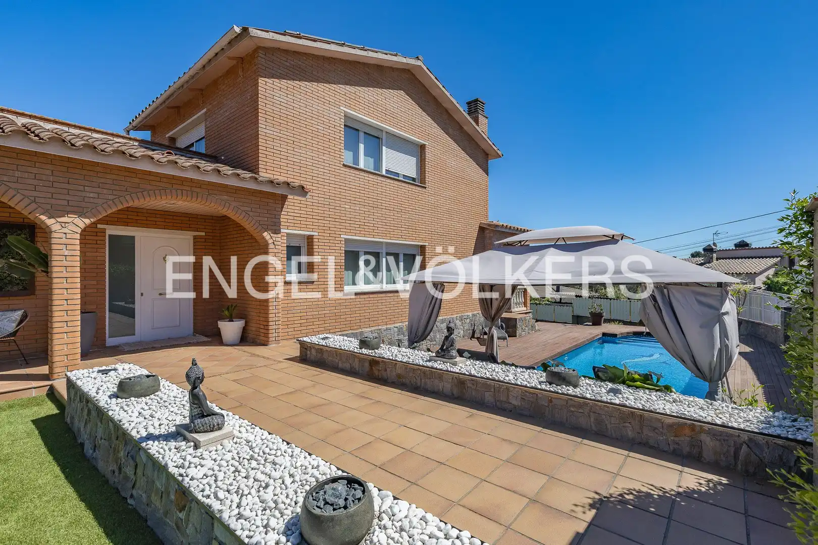 Vista exterior de Casa o chalet en venta en Castellar del Vallès con Aire acondicionado, Calefacción y Jardín privado