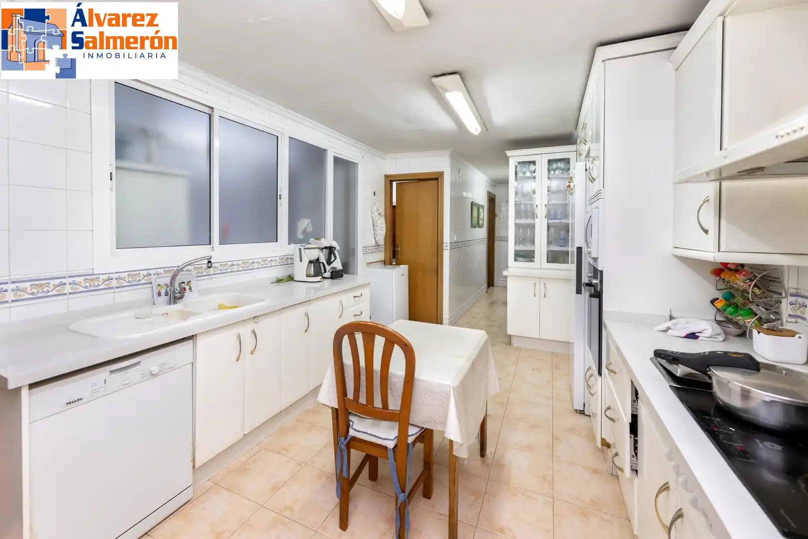Kitchen of Flat for sale in Granada  with Heating and Balcony