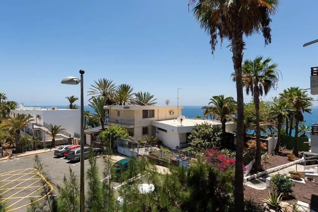 Exterior view of Study for rent in San Bartolomé de Tirajana  with Terrace and Balcony