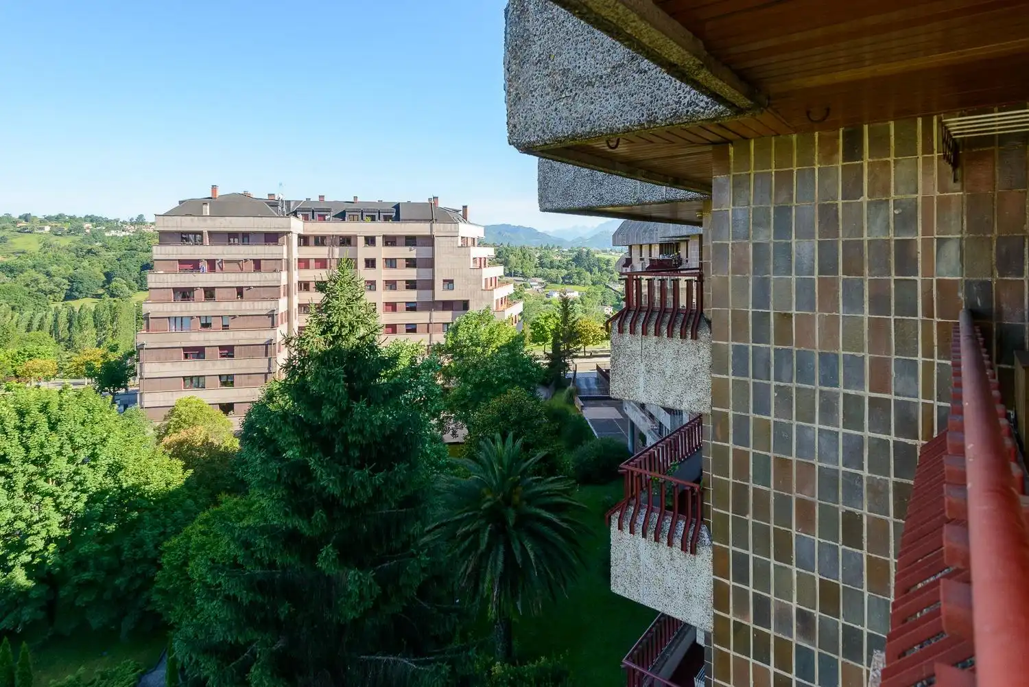 Vista exterior de Pis en venda en Oviedo  amb Calefacció, Terrassa i Traster