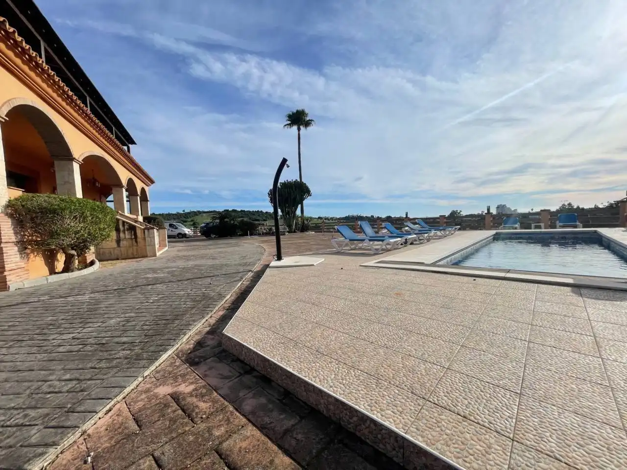 Vista exterior de Finca rústica en venda en Estepona amb Aire condicionat, Calefacció i Jardí privat