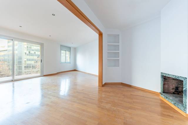 Piso en Venta en Josep Tarradellas en La Nova Esquerra de l'Eixample