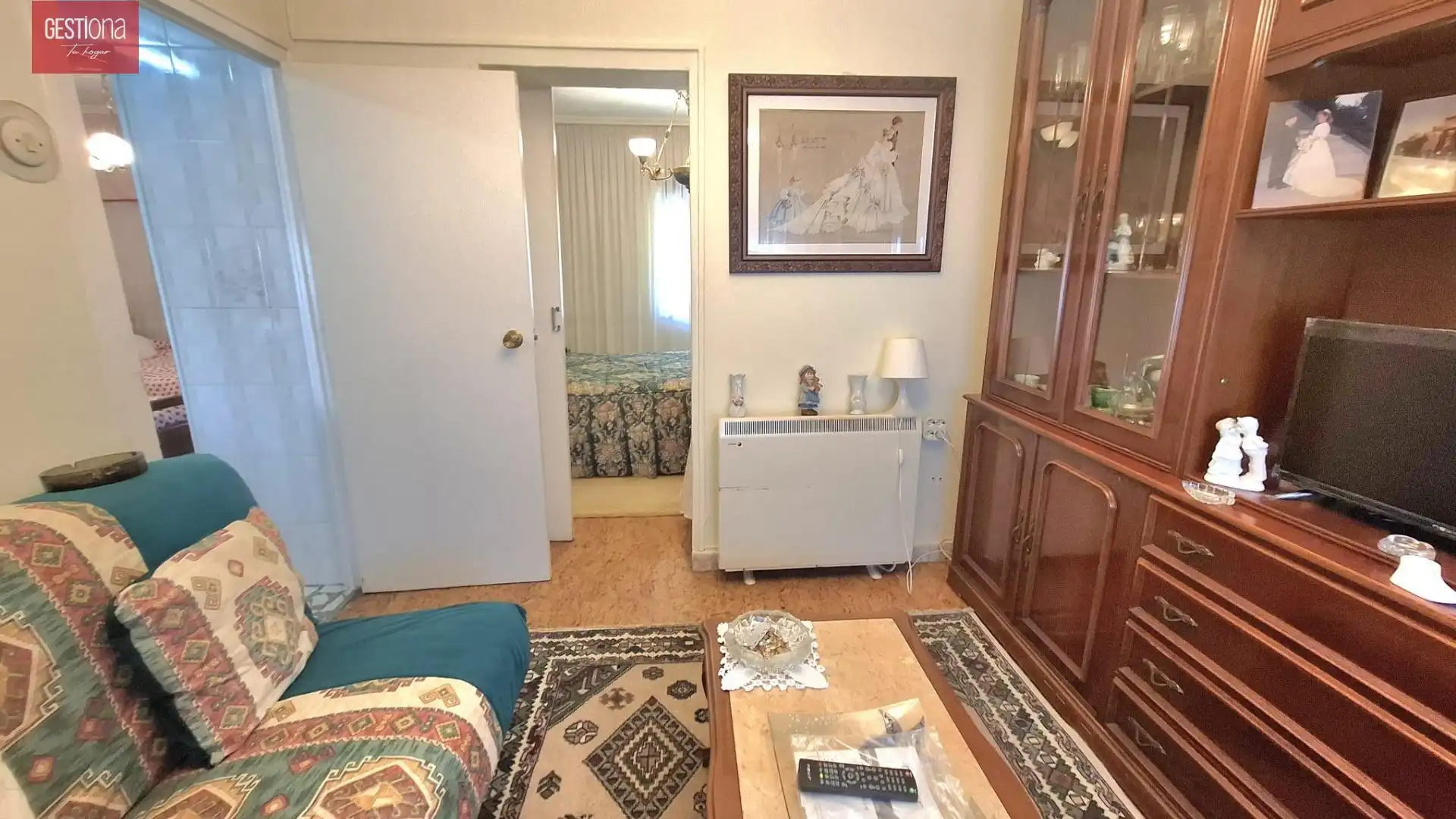 Sala de estar de Piso en venta en Los Corrales de Buelna  con Calefacción, Trastero y Amueblado