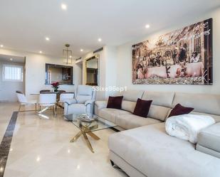 Living room of Apartment for sale in Benahavís  with Storage room, Furnished and Community pool