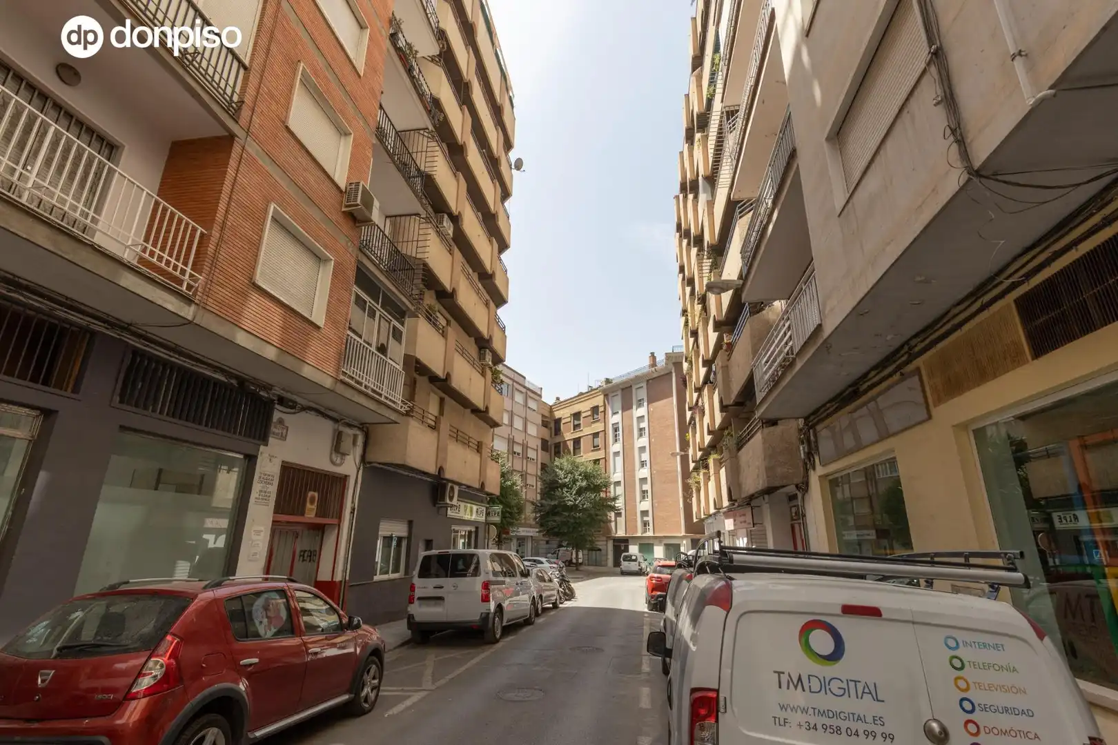 Vista exterior de Pis en venda en Granada