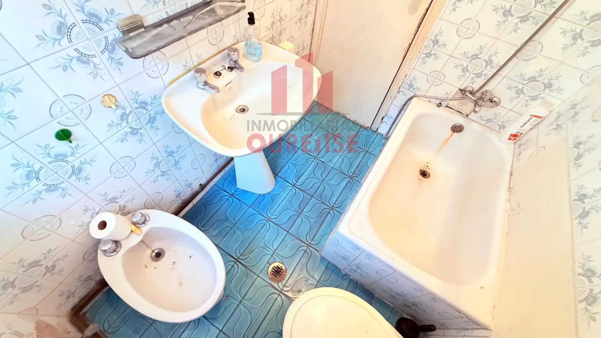 Bathroom of Buildings for sale in Ourense Capital 