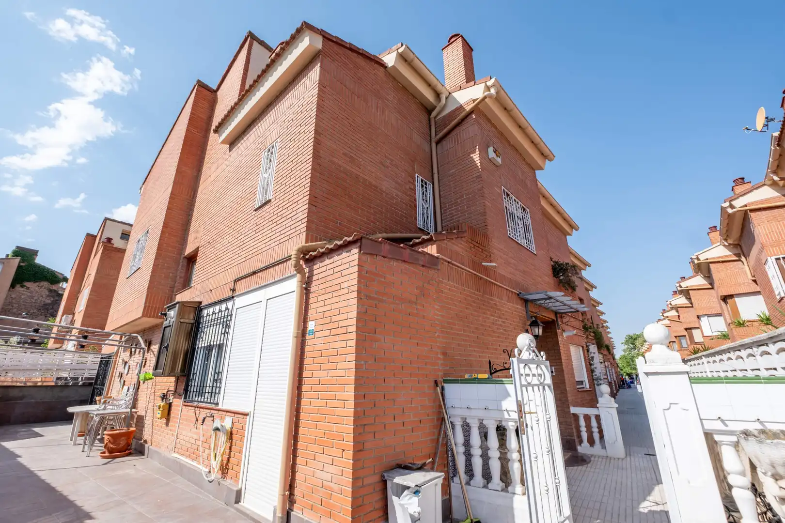 Vista exterior de Casa o chalet en venta en Zaragoza con Calefacción, Jardín privado y Terraza