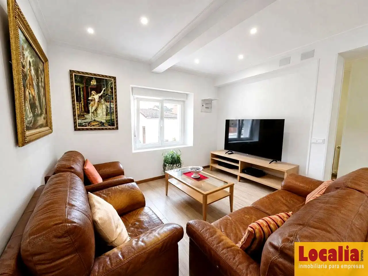 Sala de estar de Casa o chalet en venta en Miengo con Jardín privado, Terraza y Amueblado