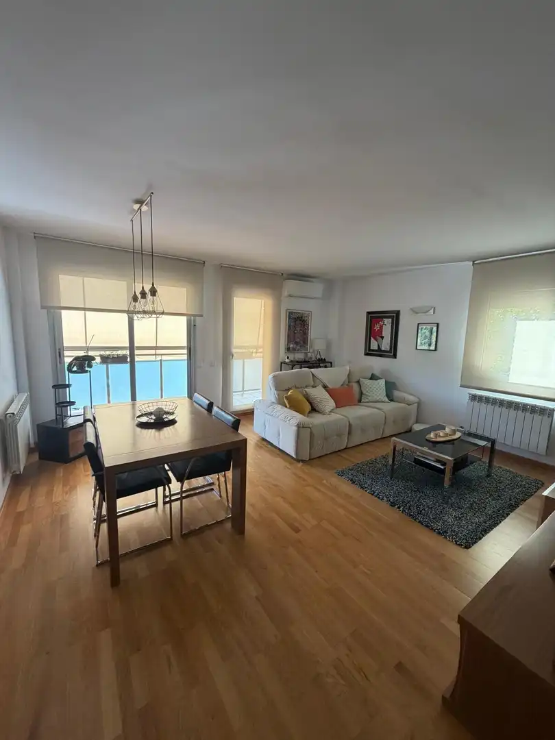 Sala d'estar de Pis en venda en Corbera de Llobregat amb Aire condicionat, Calefacció i Jardí privat