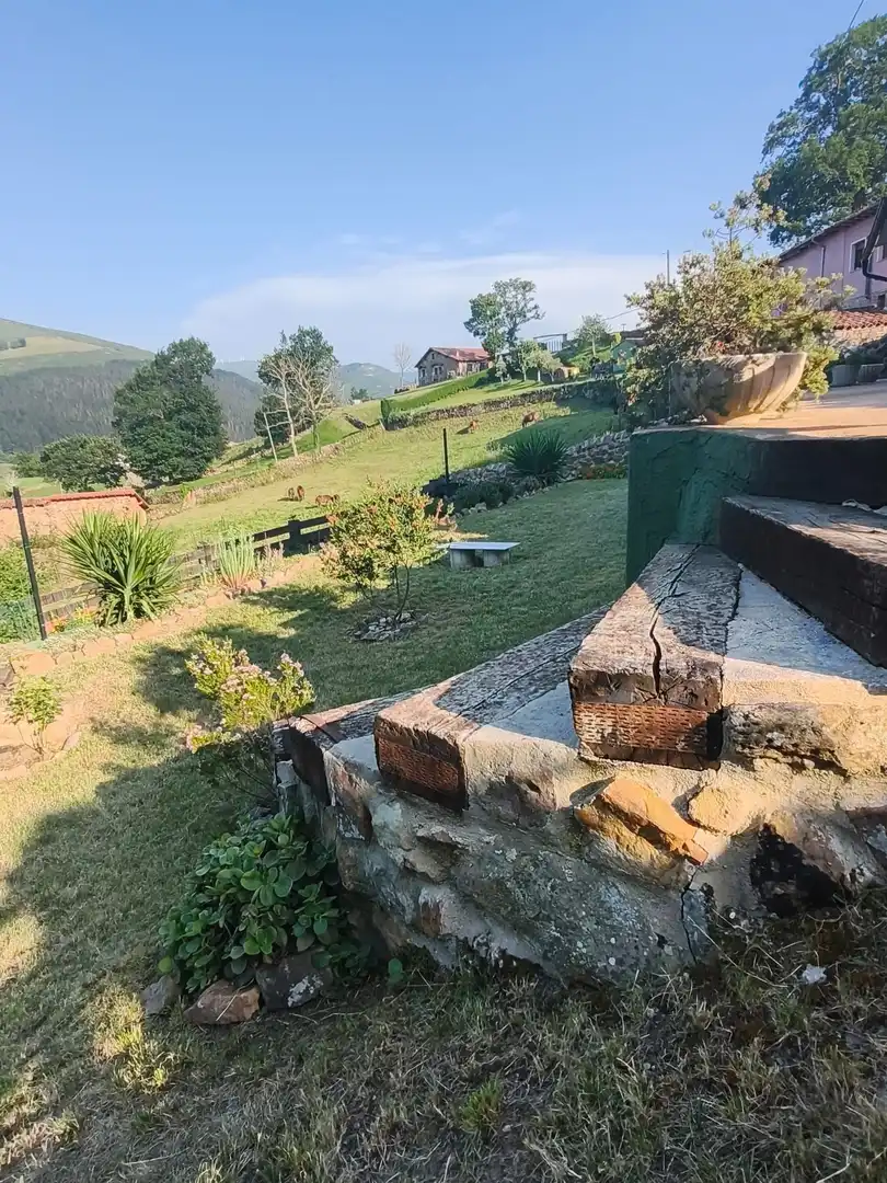 Terraza de Casa adosada en venta en Luena  con Calefacción y Jardín privado