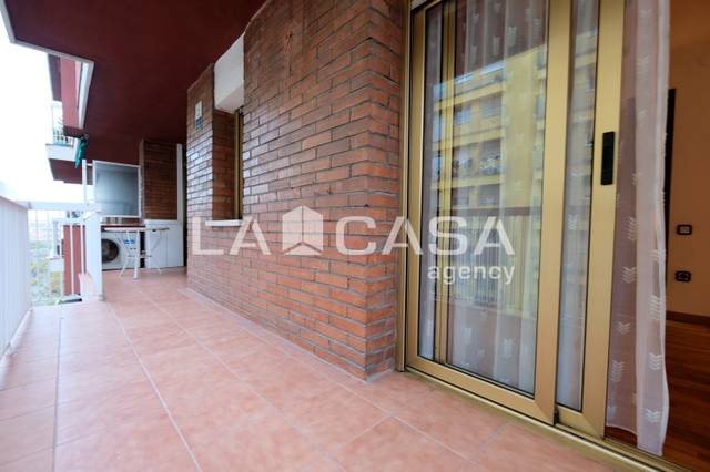 Piso en Venta en Carrer d'Antonio Machado en Canyelles
