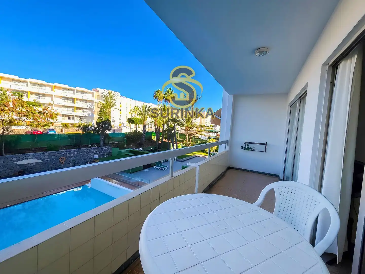 Vista exterior de Apartamento en venta en San Bartolomé de Tirajana con Terraza, Piscina y Amueblado
