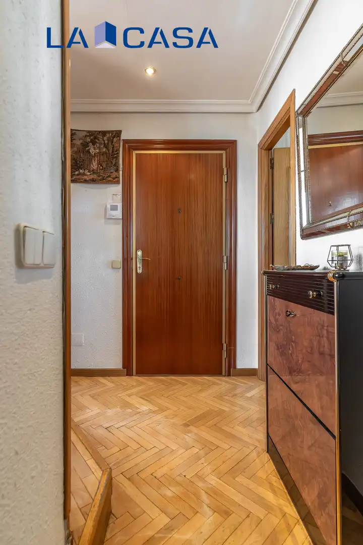 Piso en venta en Madrid con Calefacción y Terraza