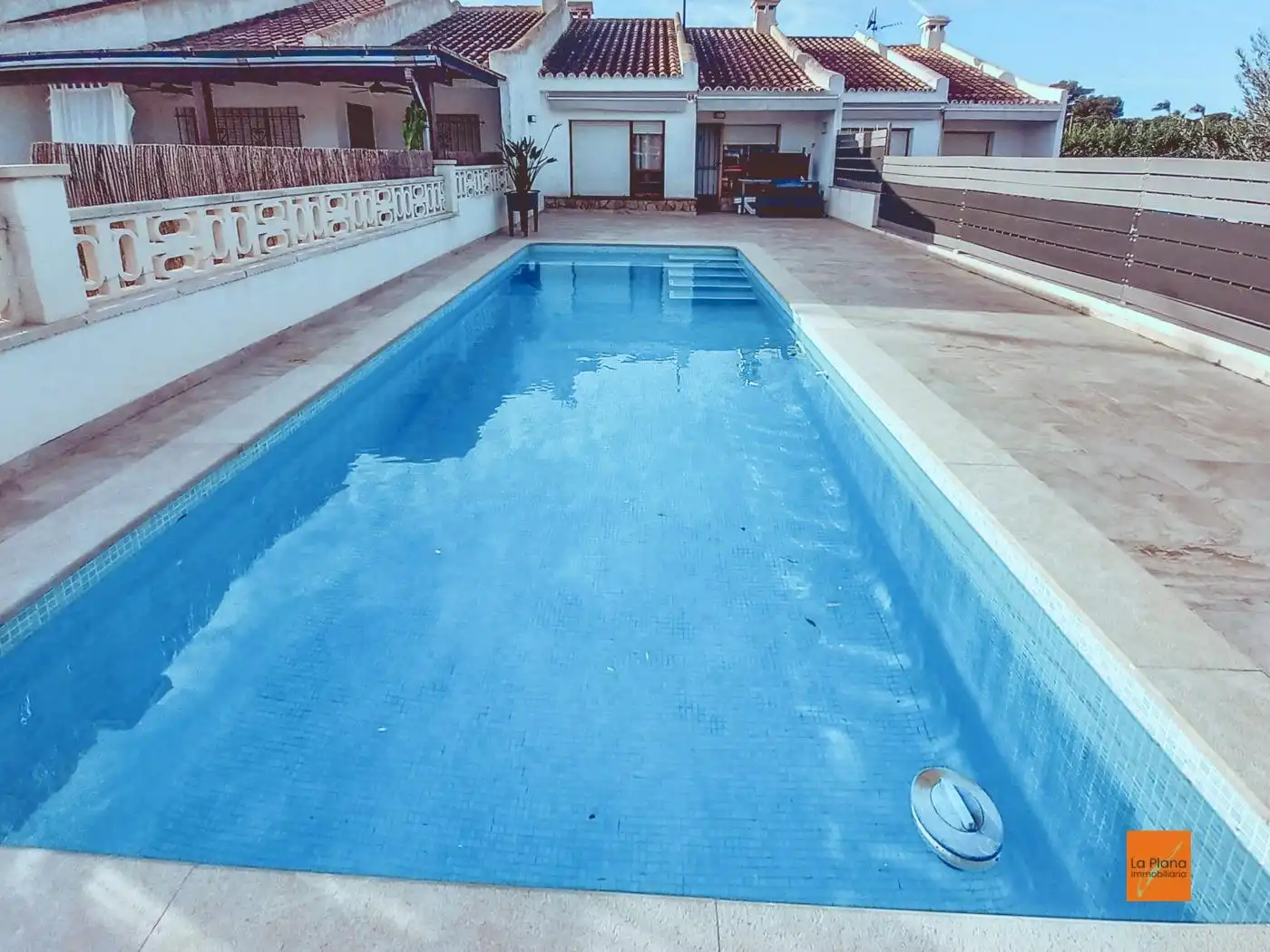 Villa con piscina in vendita a Deltebre