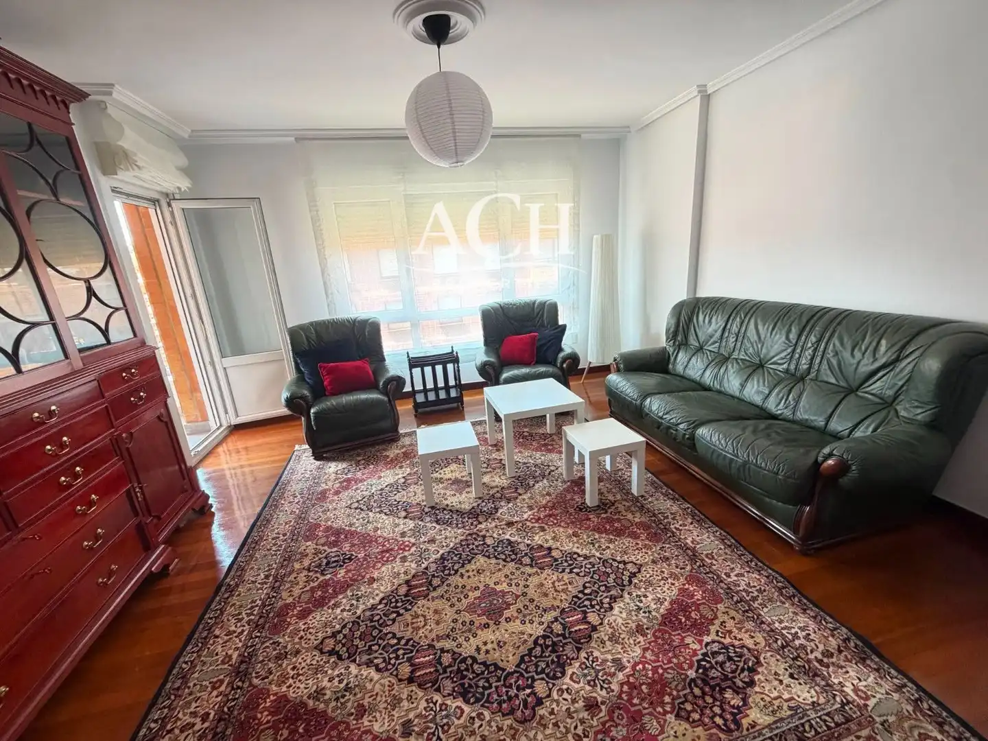 Sala d'estar de Pis de lloguer en Galdakao amb Calefacció, Terrassa i Moblat