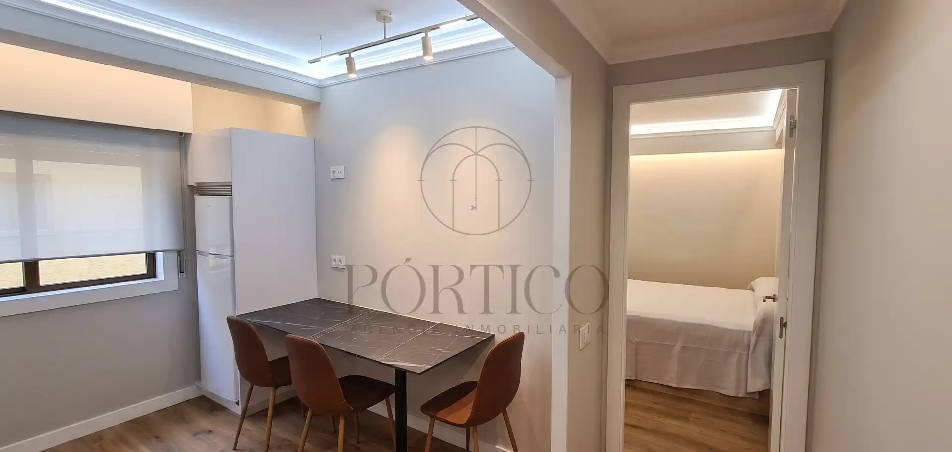 Habitación de Apartamento de alquiler en Vigo  con Calefacción y Amueblado