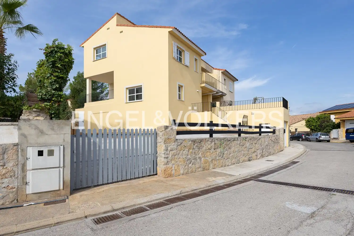 Exterior view of Houses for rent in Riba-roja de Túria, Valencia