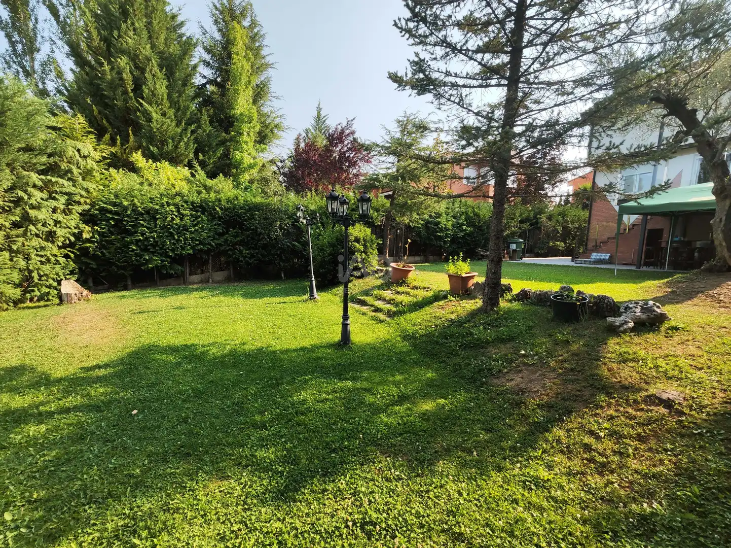 Jardí de Casa o xalet en venda en Sariegos amb Calefacció, Terrassa i Piscina