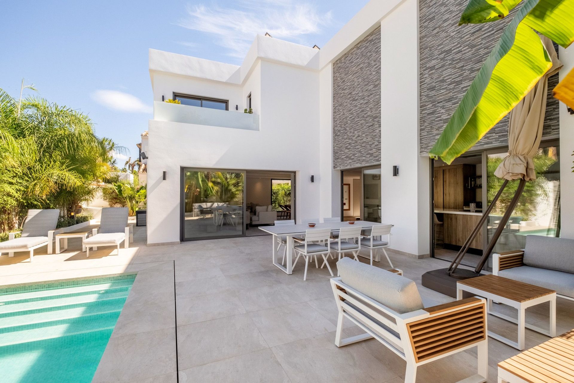 Terrassa de Casa o xalet en venda en Marbella amb Aire condicionat, Jardí privat i Terrassa