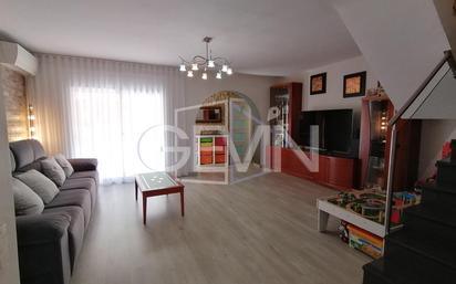 Sala d'estar de Casa o xalet en venda en Polinyà amb Aire condicionat, Terrassa i Balcó