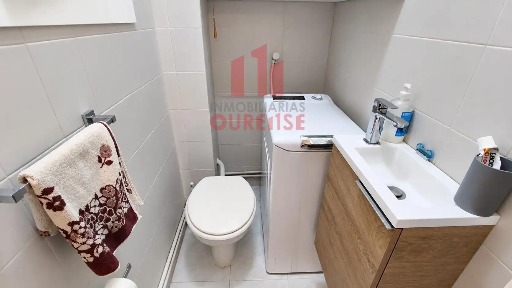 Bathroom of Flat for sale in Couto